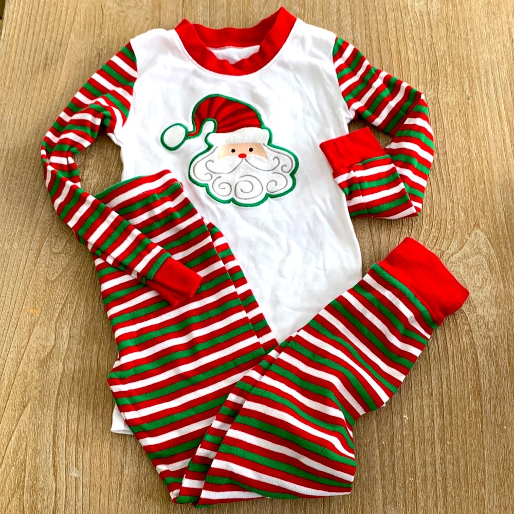 Sara’s Prints Santa Pajama Set
